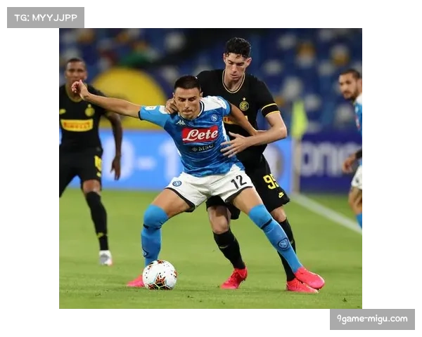 赛场花絮：那不勒斯球员因对方拖延开定位球与裁判发生争执